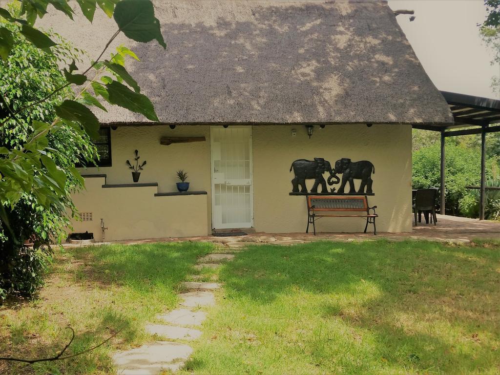 Pine Tree Lodge ミッドラント エクステリア 写真