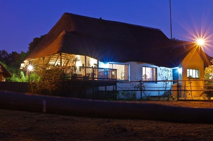 Pine Tree Lodge ミッドラント エクステリア 写真